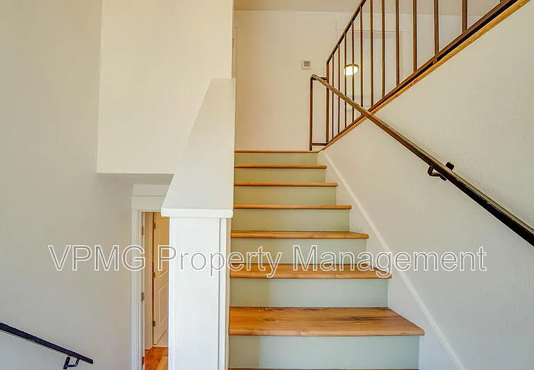 1708 NW 104th St — Photo 4