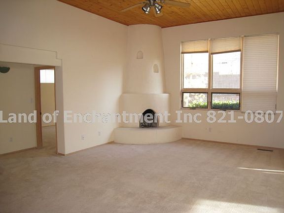2nd image of 2312 Calle De Rafael NE