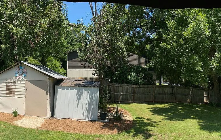 411 Mill St — Photo 16
