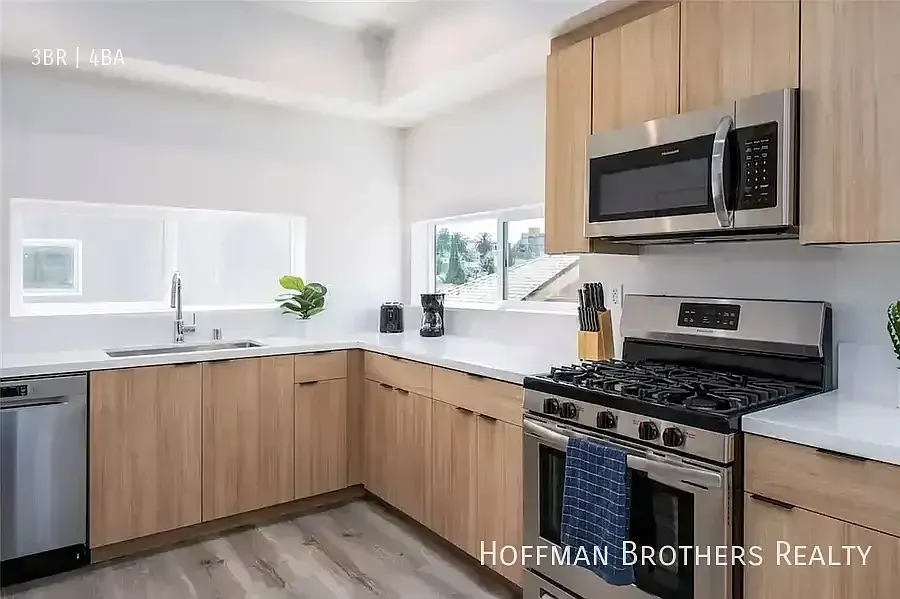 216 N Coronado St Los Angeles, CA 90026 — Photo 2