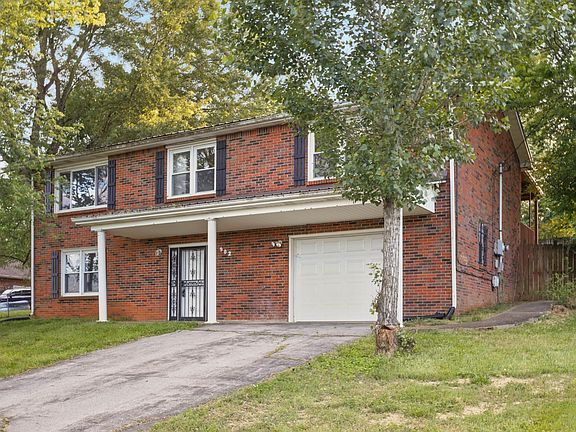 2nd image of 902 Dominion Dr