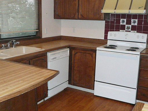 4th image of 13505 SE 21st Cir