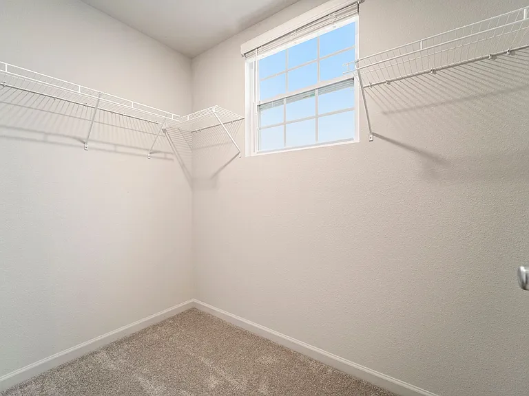 586 Orchard Ave — Photo 14