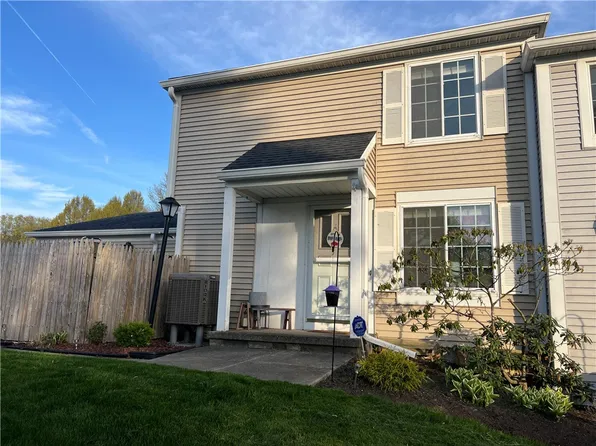 255 Greenway Blvd, Churchville, NY 14428