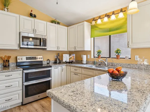 4420 E AMBERWOOD Drive, Phoenix, AZ 85048