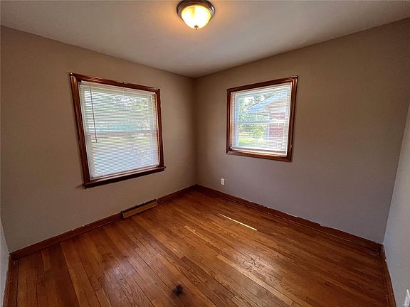 4th image of 304 Kirk Dr