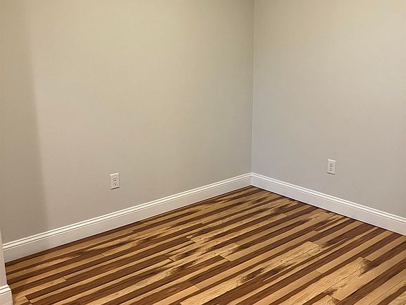 4th image of 288 Lafayette Rd #4