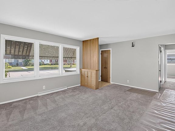 5th image of 1008 Saxony DRIVE