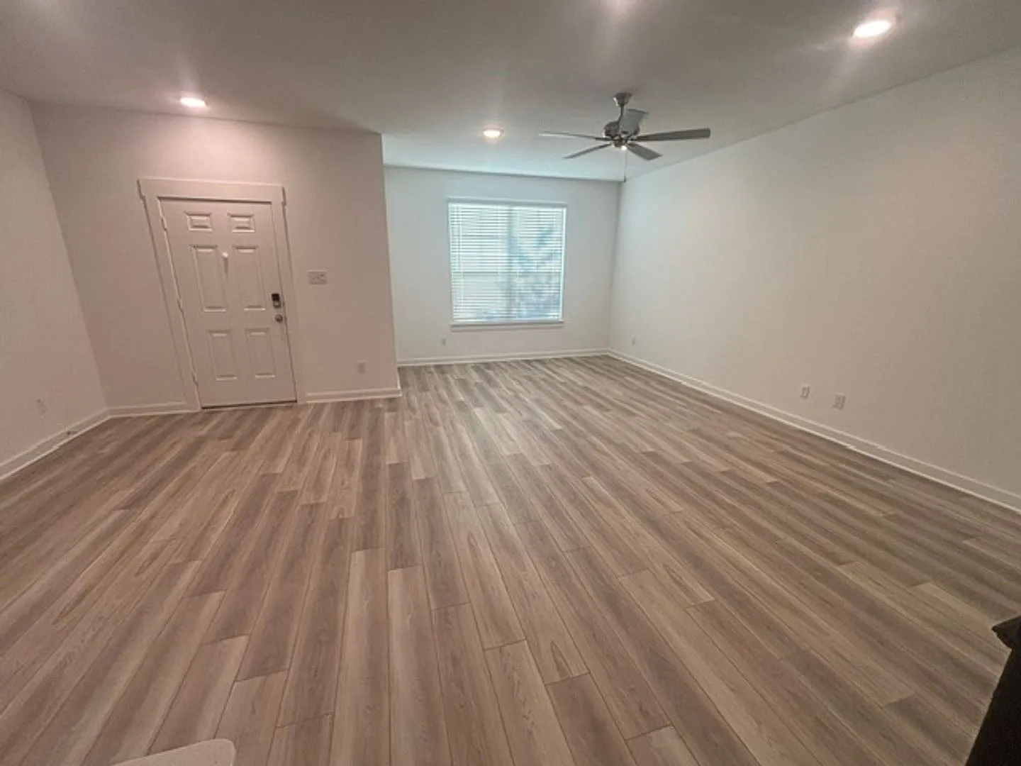 Brand New 2 story Townhouse off 820 and Randol Mill — Photo 4