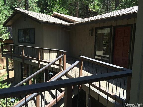 3rd image of 625 Dogwood Dr
