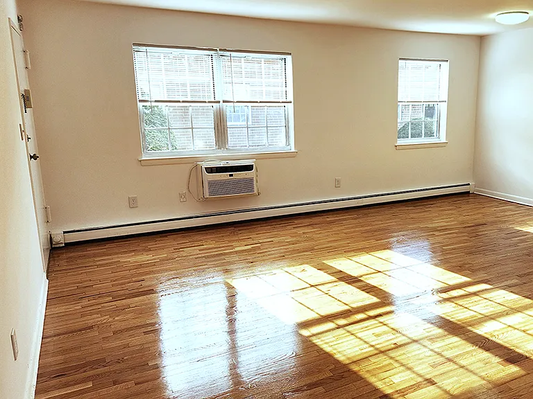 Briarwood Commons — Photo 15
