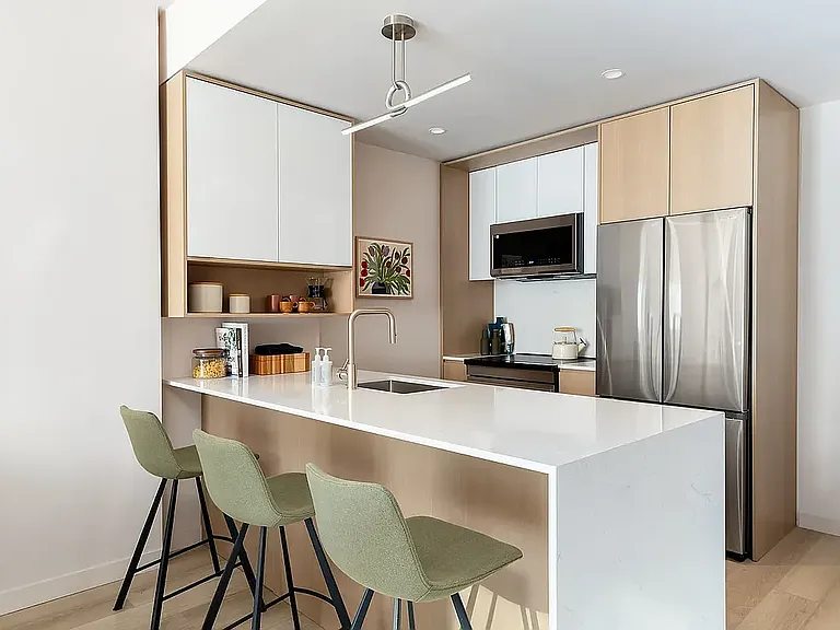 255 E 39th St #11E — Photo 3