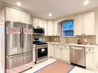 5822 229th St #1L, Oakland Gardens, NY 11364