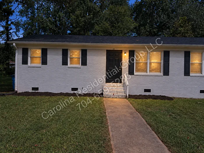 2 bed, 1.0 bath, 800 sqft, $1,125 — Photo 2
