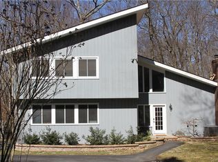 27 Pleasant Hill Rd, Hopewell Junction, NY 12533