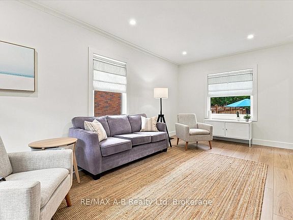 5th image of 143 Britannia St