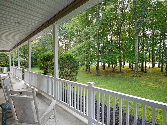 2nd image of 437 Limerick Dr