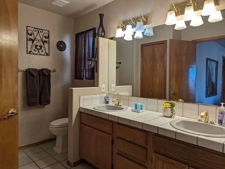 2760 Inverness Dr — Photo 11