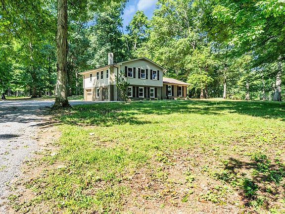 3rd image of 460 Hickory Hill Rd