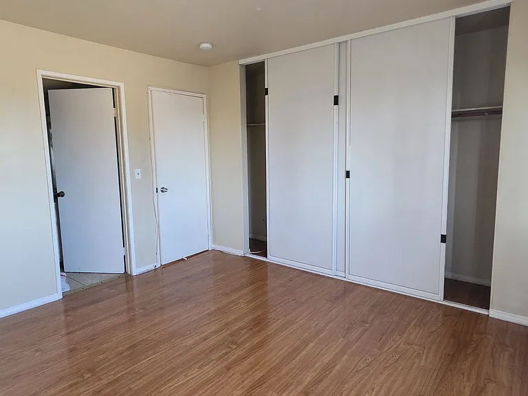 1026 Saint Louis Ave — Photo 6