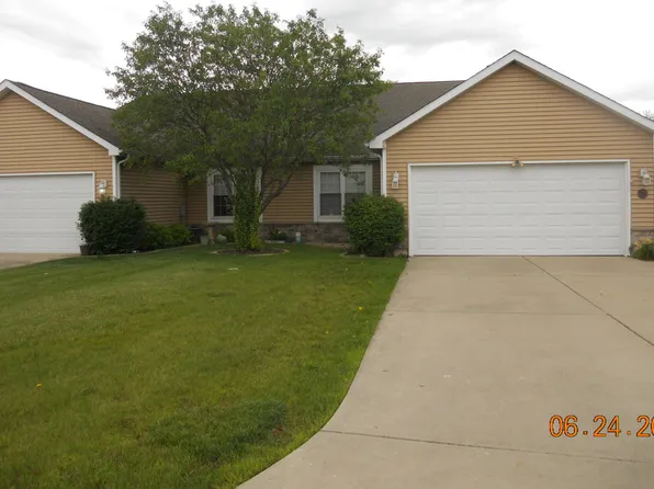 10597 Maine Dr, Crown Point, IN 46307