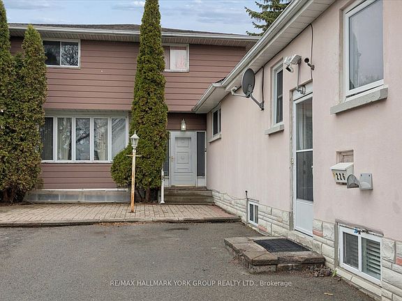 3rd image of 226 Cromwell Ave