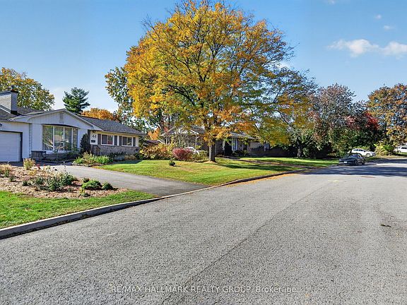 3rd image of 44 Singal St
