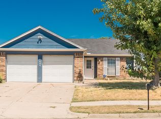 1609 Country Ln, Arlington, TX 76018