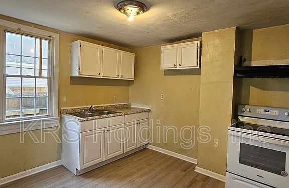 4th image of 854 Johnson Ave #A