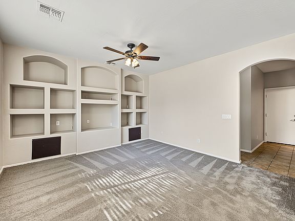 4th image of 1033 E Nickleback St