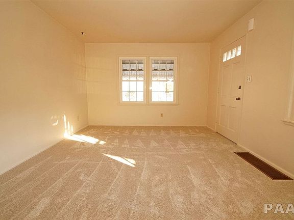 4th image of 2209 W Sherman Ave