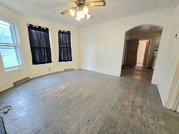 5th image of 212 S Sargent Ave