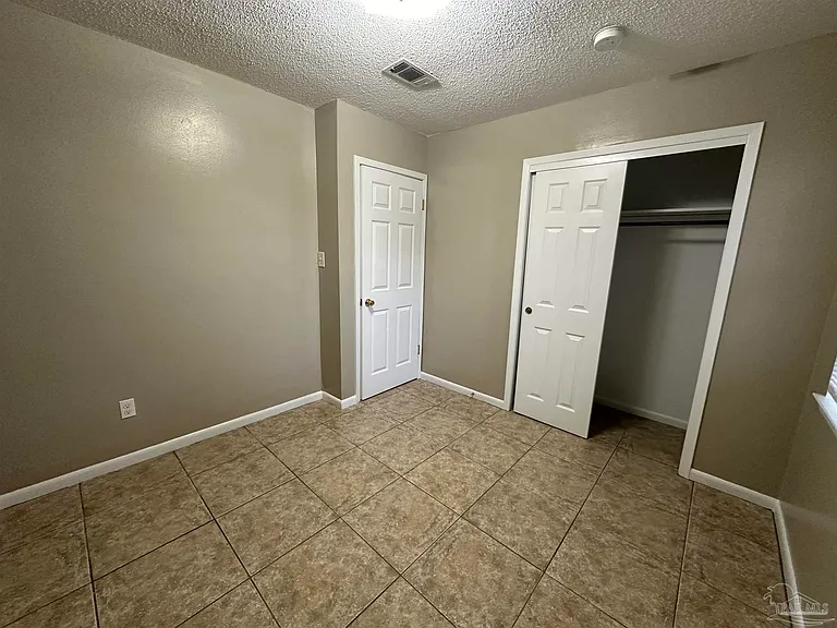 2810 Donley St — Photo 13
