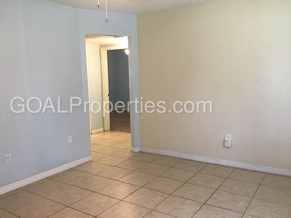 3rd image of 10801 N Armenia Ave