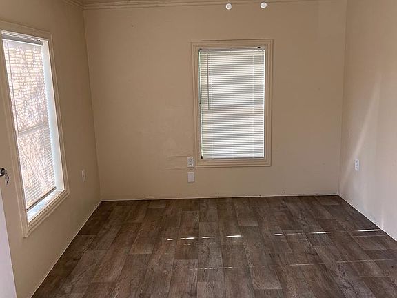 4th image of 715 Hancock St