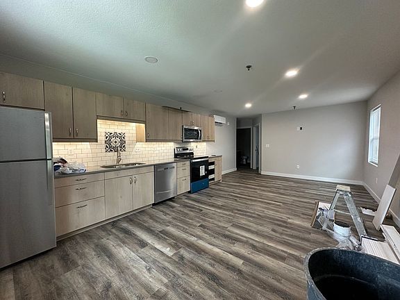 2nd image of 1111 11th Ave N #6
