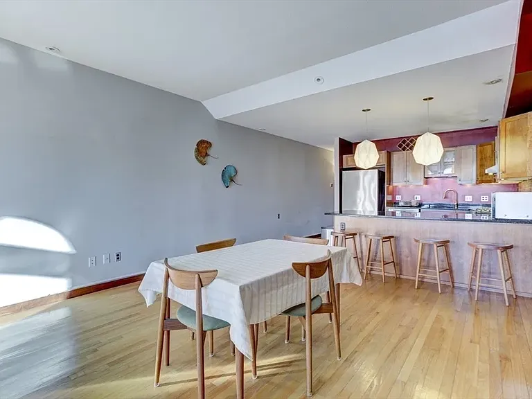 231 Main St #3 — Photo 13