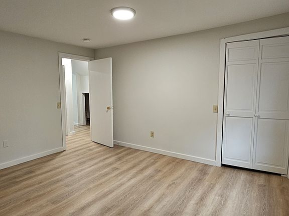 4th image of 11-17 Sanborn St