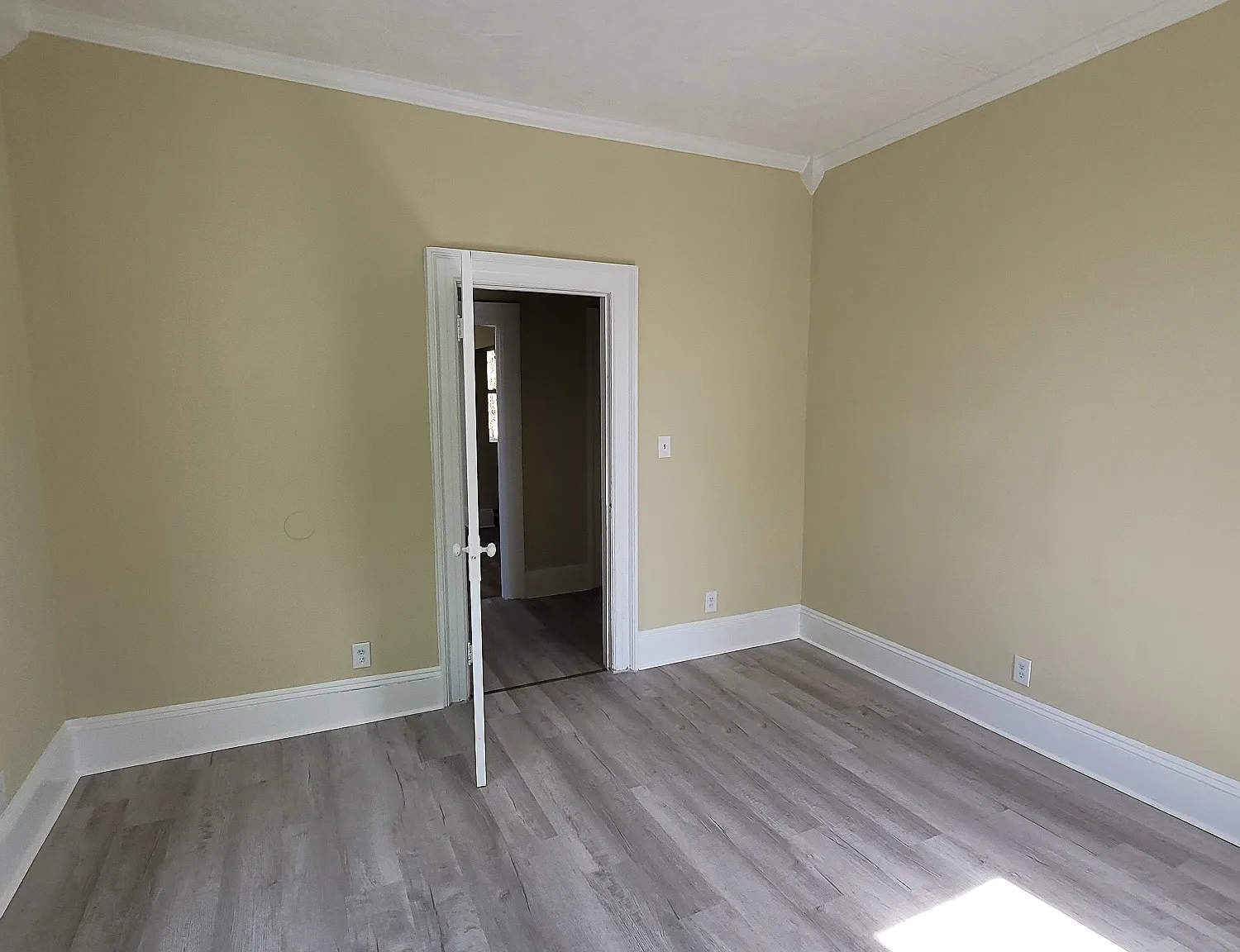 1820 Division - Right Side — Photo 2