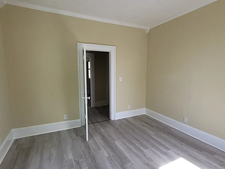 1820 Division Stright Rdg — Photo 2
