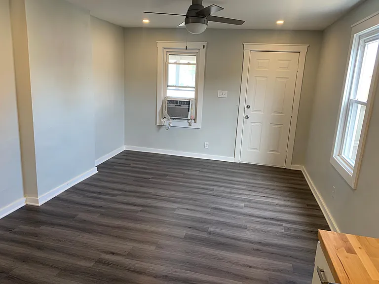 21 W Ramlow Aly — Photo 10