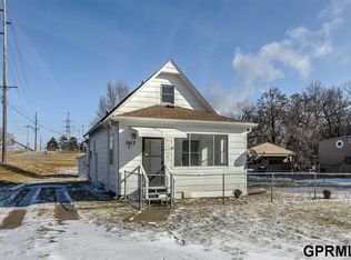 7617 N 27th St, Omaha, NE 68112