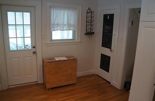 3rd image of 70 Winfield St