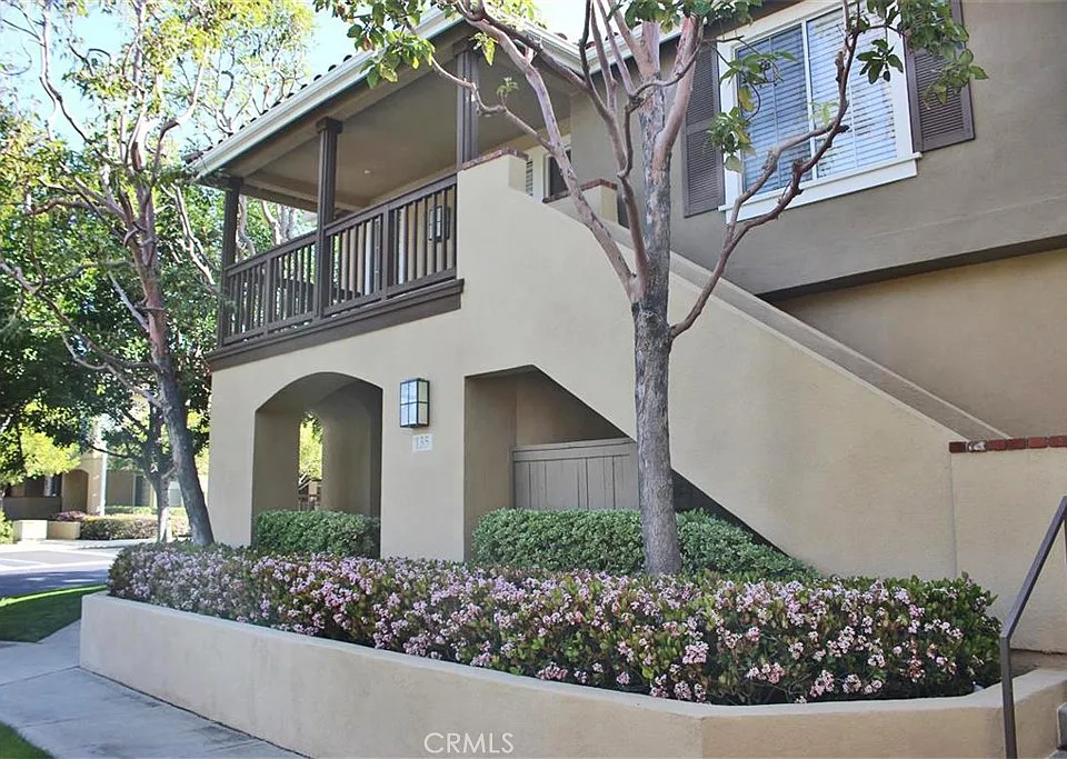135 Gallery Way