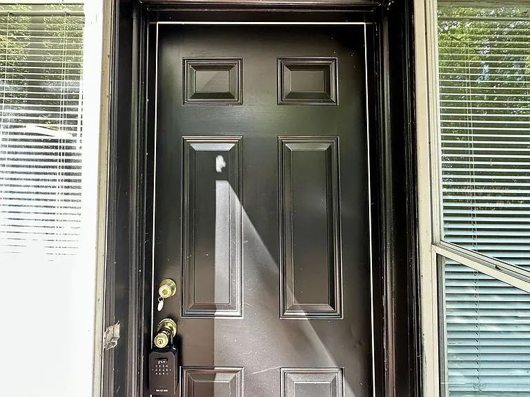 4507 Woodlawn — Photo 17