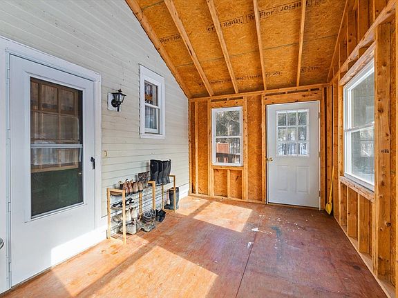 3rd image of 36 Wedgewood Drive