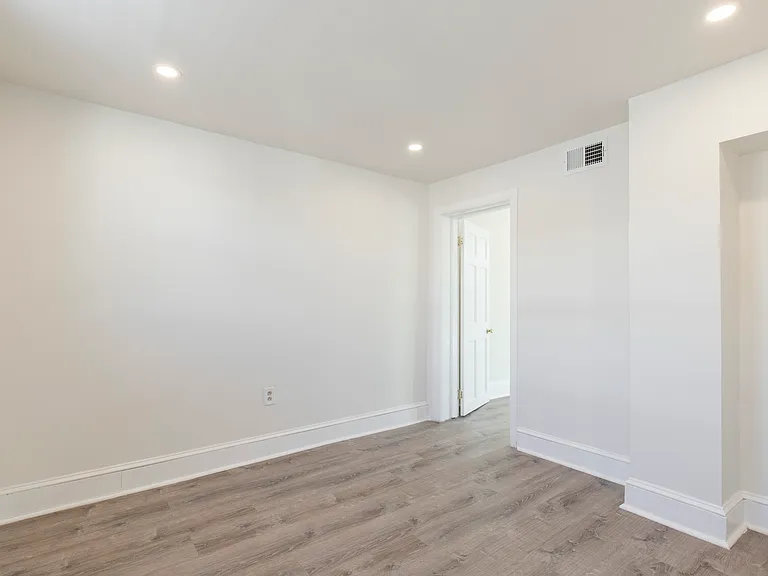741 S Darien St — Photo 18