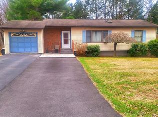 9 Louise Dr, New Windsor, NY 12553