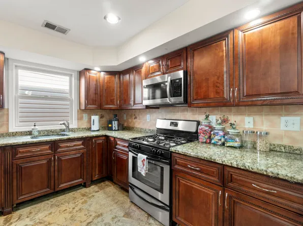 219 South Street image 12 of 45