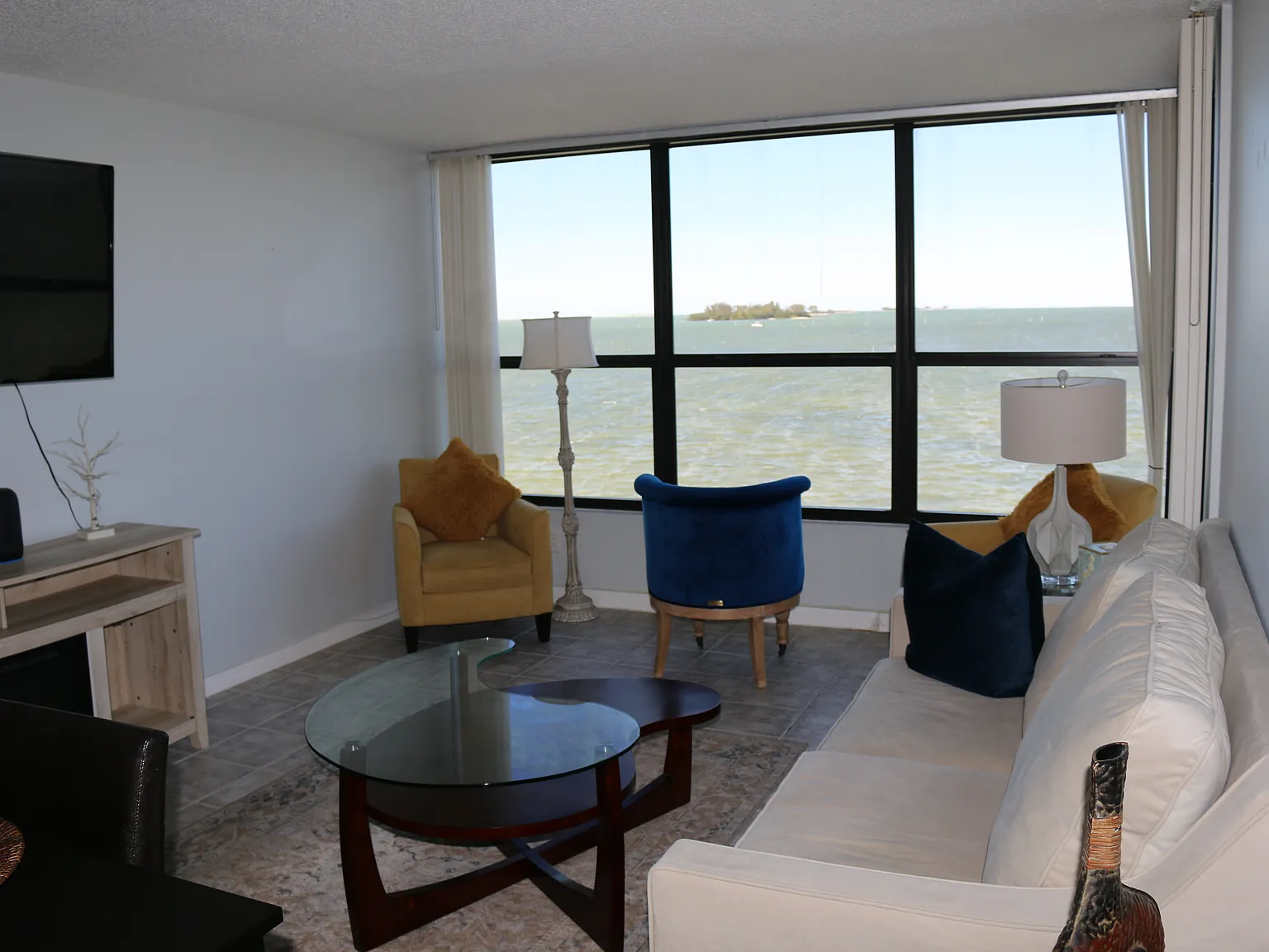 1 bed, 720 sqft, $2,100 — Photo 3